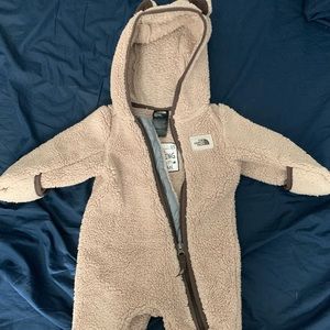 North Face infant snow suit size 3-6 months